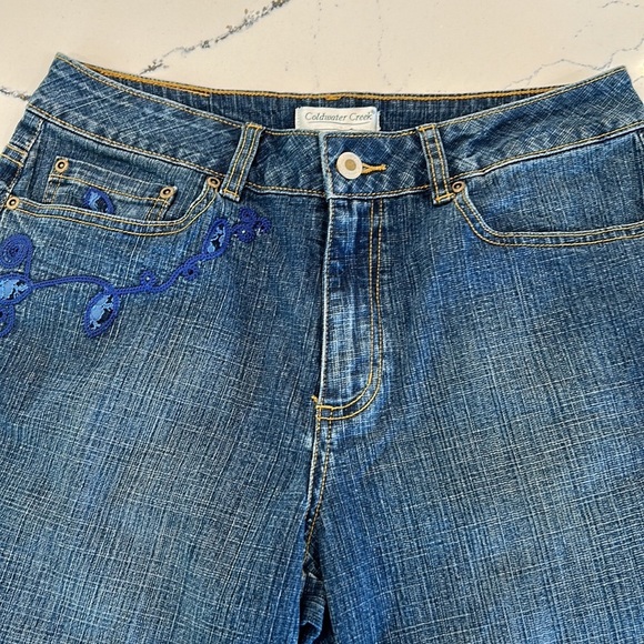 Coldwater Creek Crop Jeans with Decorative Blue Flowers sz.10 - Picture 4 of 9